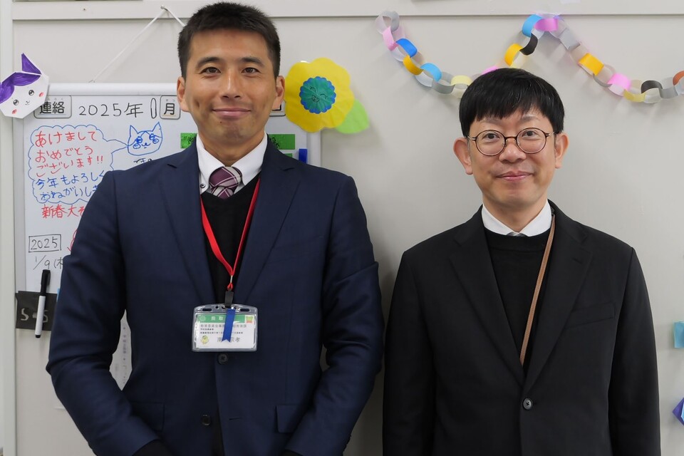 熊取町教育委員会の南さんと熊取町企画財政経営課の辻さん