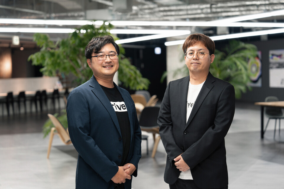 サイバーレコード株式会社の桑原篤氏と本吉史幸氏