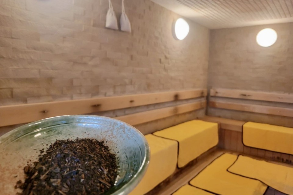 お茶の香りに包まれて心身ともにリフレッシュできる「お茶サウナ」