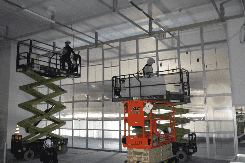 設置中のシンクウォール