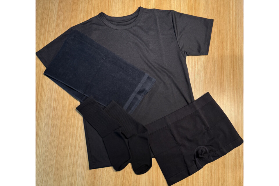 消臭効果の高い下着・ソックス・タオル・Tシャツ。下着は前開きなしの男女兼用ボクサーパンツタイプ