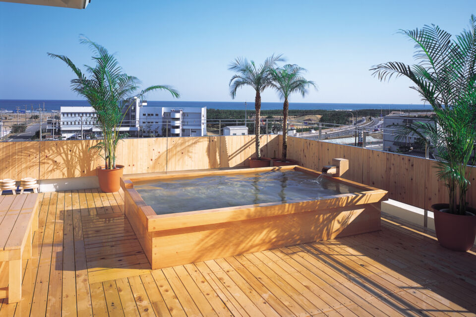 「青松庭 白砂」の展望露天風呂