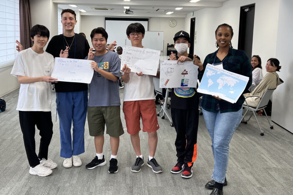 河内グローバル体感キャンプに参加した中学生と留学生