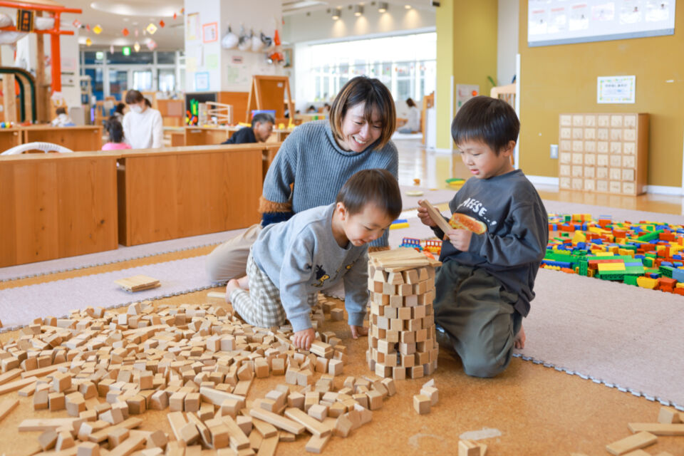 結婚・出産・子育ての希望をかなえ、未来を担う人材（ひと）を育成す る事業