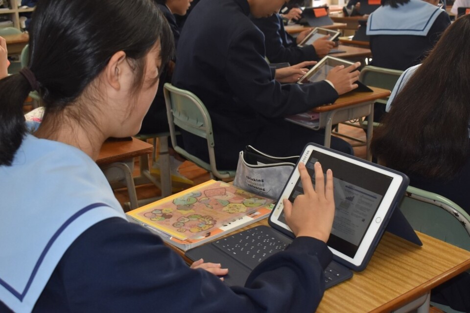 全児童生徒１人１台タブレット端末更新事業